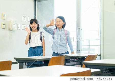 Elementary school school classroom image of school life 58735734