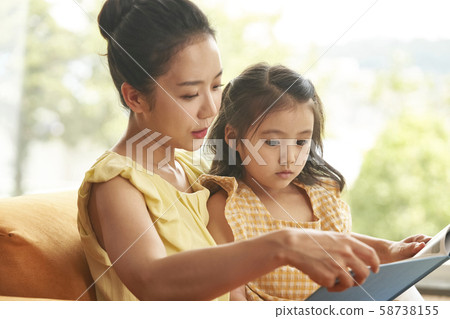 Talking about a picture book Talking about a picture book 58738155