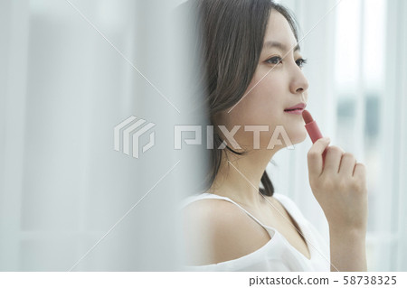 Women beauty 58738325