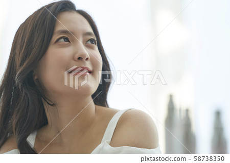 Women beauty 58738350