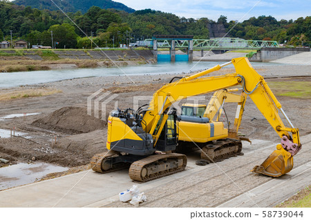 靜岡縣伊豆之國神奈川縣颱風過後的海堤建設 靜岡縣伊豆之國神奈川縣颱風過後的海堤建設 58739044
