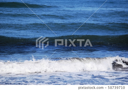 Rough waves on the Shonai coast Rough waves on the Shonai coast 58739710