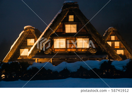 Shirakawago lighting up in winter 58741912