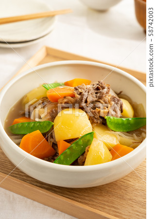 Meat and potatoes 58742003