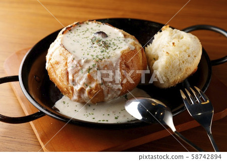 Soup clam chowder 58742894