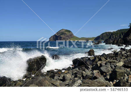 Sea of Japan giving a wave splash 58746533