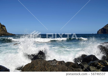 Sea of Japan giving a wave splash Sea of Japan giving a wave splash 58746537