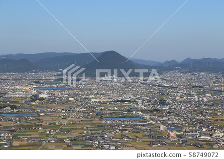 壹岐（丸龜）平原和壹岐富士（飯山）*從西到東的景色 58749072