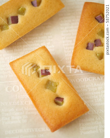 Sweet potato financier (upright position) 58752021