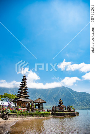 Ulun Danu Bratan Temple on the shore of Bali, Indonesia Ulun Danu Bratan Temple on the shore of Bali, Indonesia 58752262