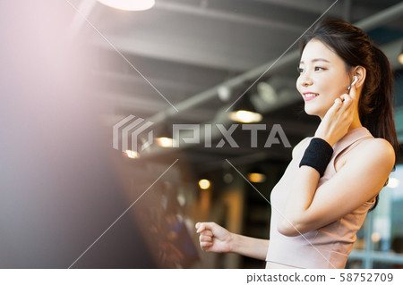 女子運動跑步機 女子運動跑步機 58752709