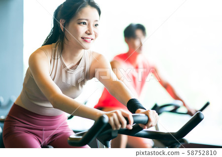 Female sports cycling 58752810