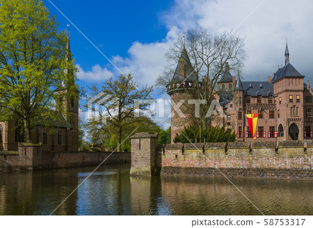 De Haar castle near Utrecht - Netherlands De Haar castle near Utrecht - Netherlands 58753317