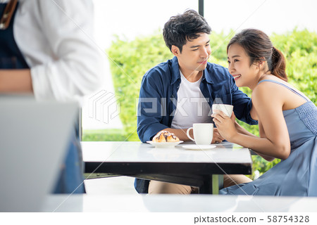 Lifestyle couple dating 58754328