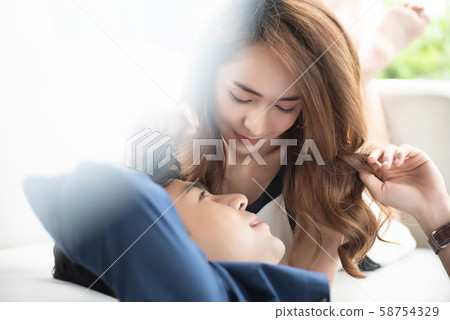 Lifestyle couple living 58754329
