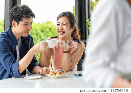Lifestyle couple dating 58754429