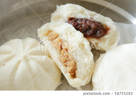 肉bun頭和鮭魚bun頭 肉bun頭和鮭魚bun頭 58755283