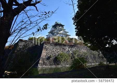 Osaka Castle  58756472