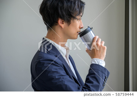 Men who drink with my bottle 58759444