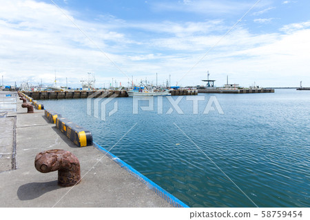 Muroran Fishing Port Mooring Pillar Muroran Fishing Port Mooring Pillar 58759454