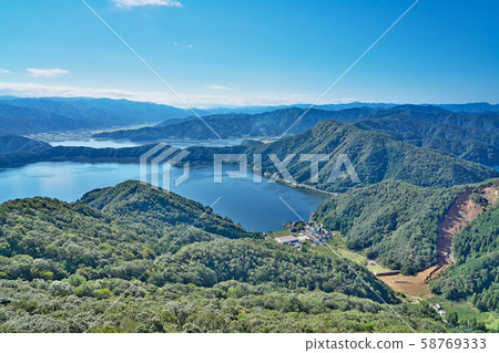 [View from the observation deck at the Rainbow Line Summit Park] Kiyama, Wakasa-cho, Mikata-Kaminaka-gun, Fukui Prefecture 58769333