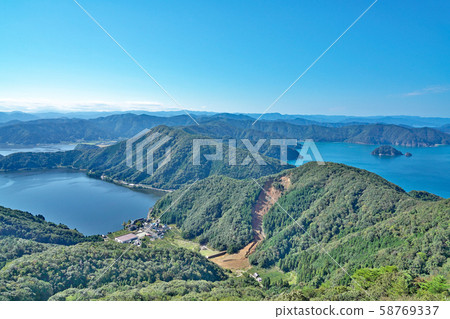 [View from the observation deck at the Rainbow Line Summit Park] Kiyama, Wakasa-cho, Mikata-Kaminaka-gun, Fukui Prefecture 58769337