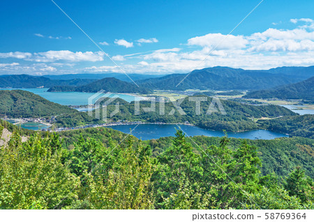 [View from the observation deck at the Rainbow Line Summit Park] Kiyama, Wakasa-cho, Mikata-Kaminaka-gun, Fukui Prefecture 58769364