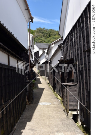 Manglin Alley Manglin Alley 58769564