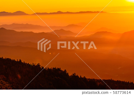 澀谷/日本國道最高處的朝日 58773614