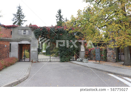 Chopin's birthplace, autumn leaves Poland 58775027