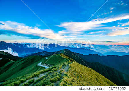臺灣合歡山山脈景觀 Asia Taiwan Hehuanshan Mountains 58775062