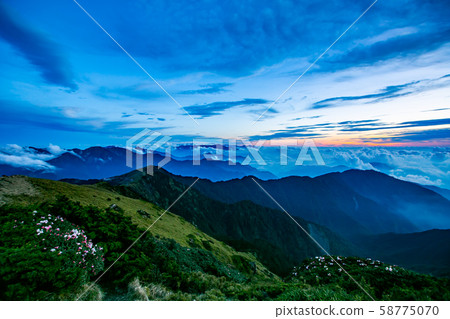 臺灣合歡山山脈景觀 Asia Taiwan Hehuanshan Mountains 58775070