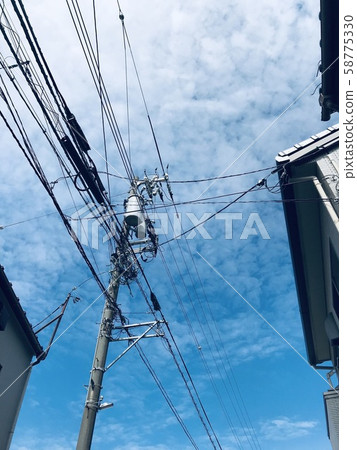電線桿和藍天 電線桿和藍天 58775330