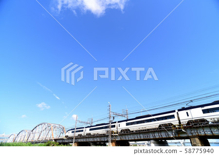 Keisei Skyliner穿越荒川橋 58775940