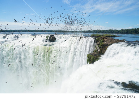 Devil's throat Devil's throat 58781472