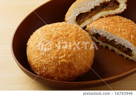 Curry bread   58783946