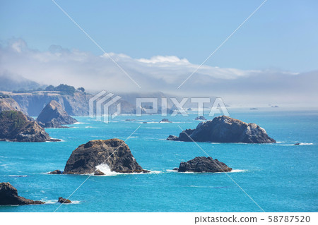 Pacific coast Pacific coast 58787520