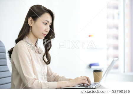 Office Business Scene Female Japanese 58790156
