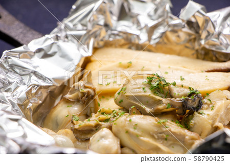 Oyster and eringi foil wrapped. (Butter baked) 58790425
