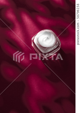 Moisturizing beauty face cream for sensitive skin, 58796158