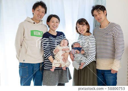2保育的家庭形象 2保育的家庭形象 58800753