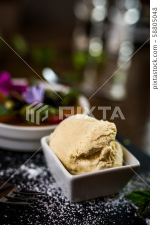 dessert Creme brulee dessert Creme brulee 58805048