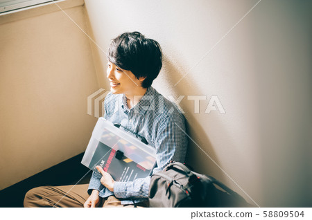 男大學生 男大學生 58809504