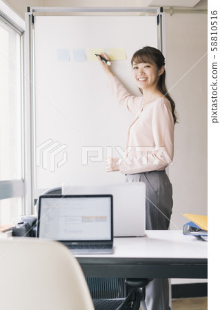 女商務女商人 58810516