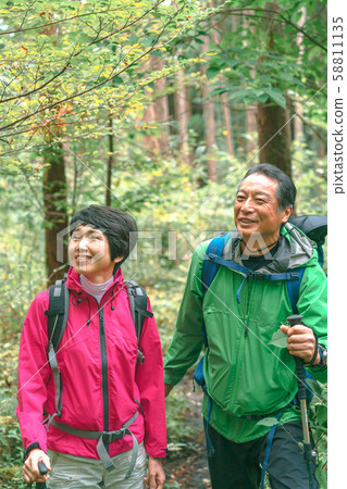 徒步旅行高級登山 58811135