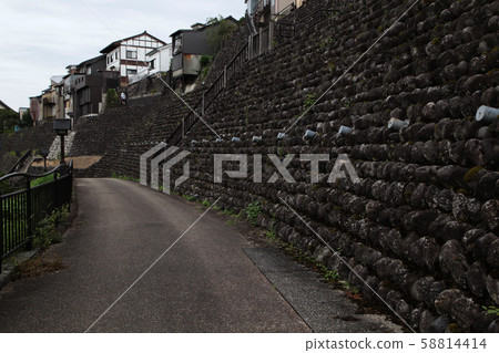 The stone wall town of Etchu Yao in Toyama 58814414