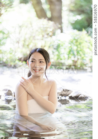 溫泉女性的旅程 58816970