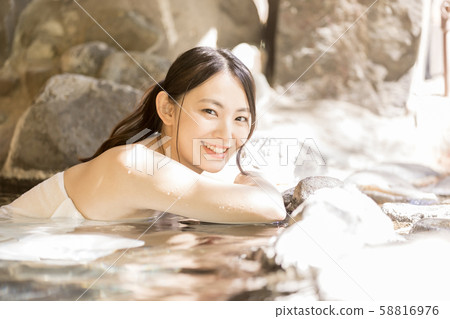 溫泉女性的旅程 58816976