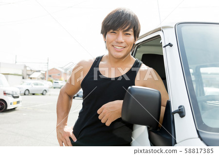 一個男人使用拉丁語系統 一個男人使用拉丁語系統 58817385