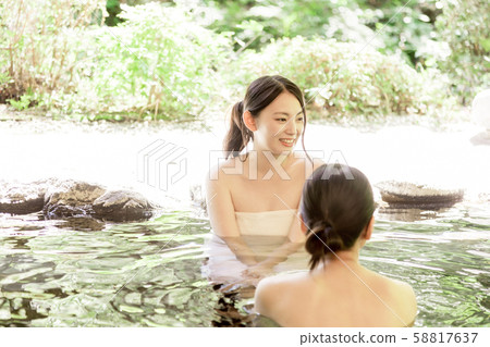 溫泉女性的旅程 58817637